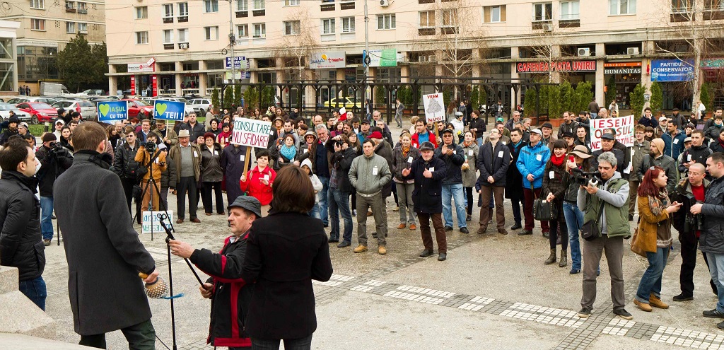 iasul iubeste teii protest
